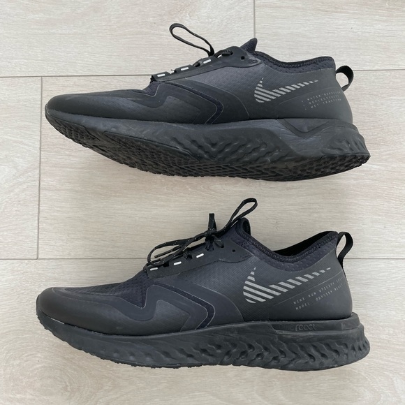 Nike Odyssey React Shield - Picture 2 of 3
